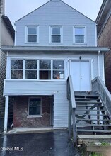 Building Photo - 1556 1st St