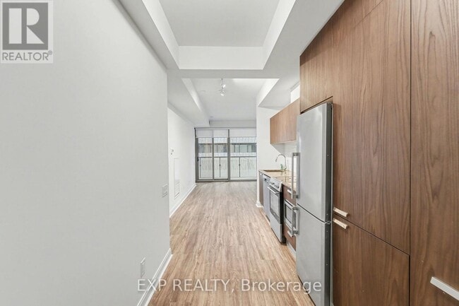 Building Photo - 50 Charles St E