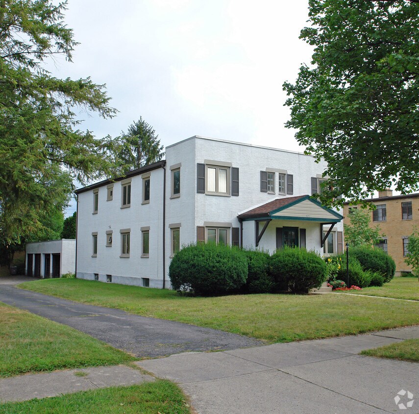 Building Photo - 425 Claranna Ave
