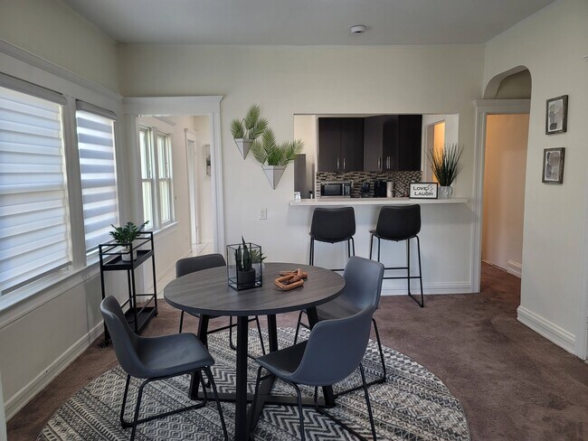 Fotografía del edificio - 2111 6th Ave