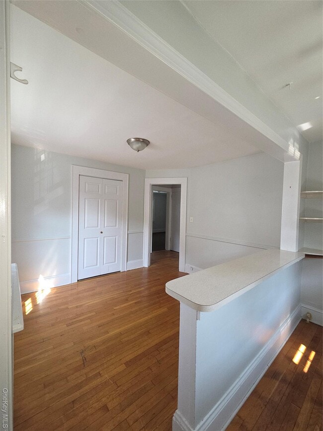 Building Photo - 745 Lakeside Dr