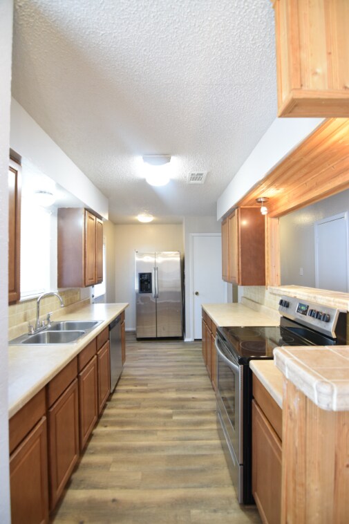 Building Photo - 6 Canyon Cir