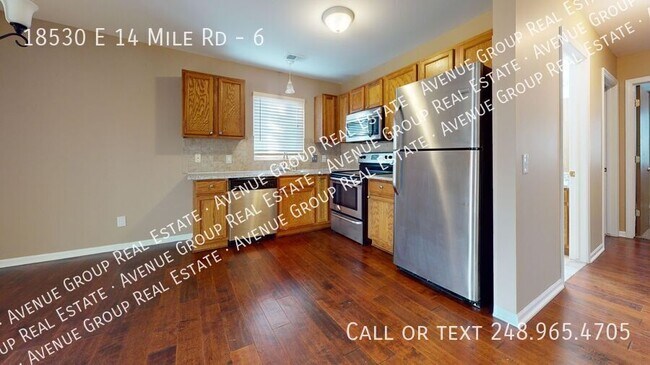Foto del edificio - 18530 E 14 Mile Rd