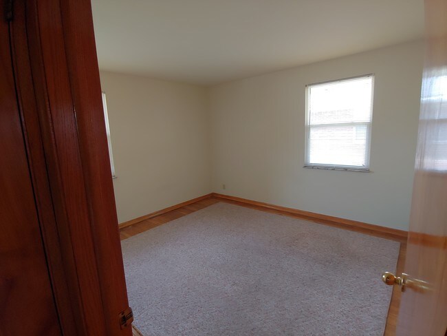 Dormitorio 2 - 1415 King Ave