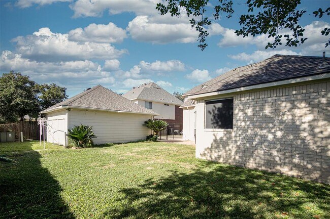 Foto del edificio - 3910 Clarestone Dr