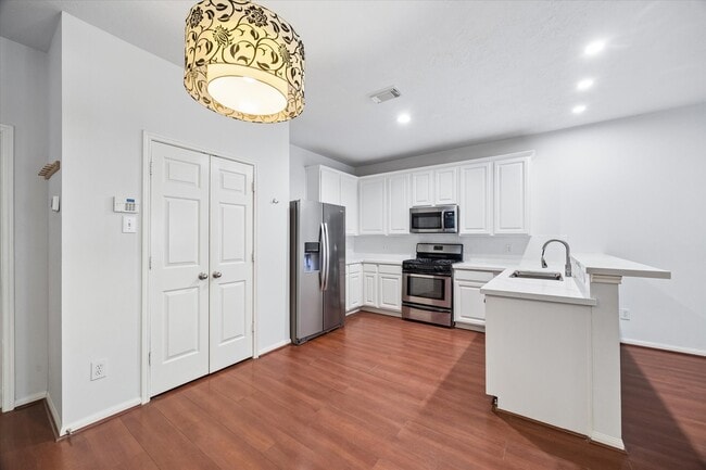 Building Photo - 1161 Eden Park Ln