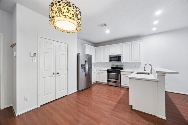 Foto del edificio - 1161 Eden Park Ln