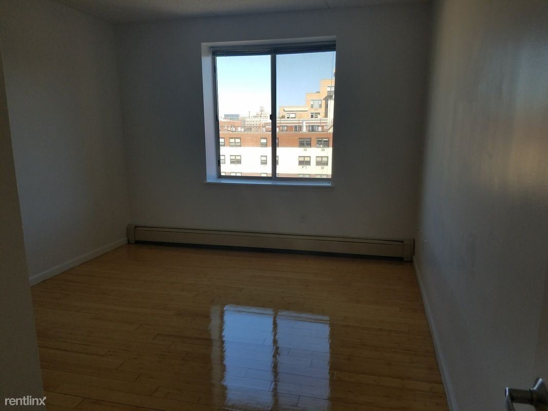 Building Photo - 304 W 117th St