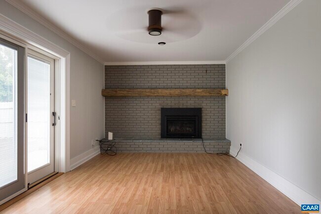 Foto del edificio - 629 Watson Ave