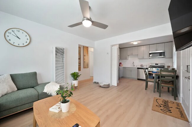 Foto del edificio - 6431 Benning St