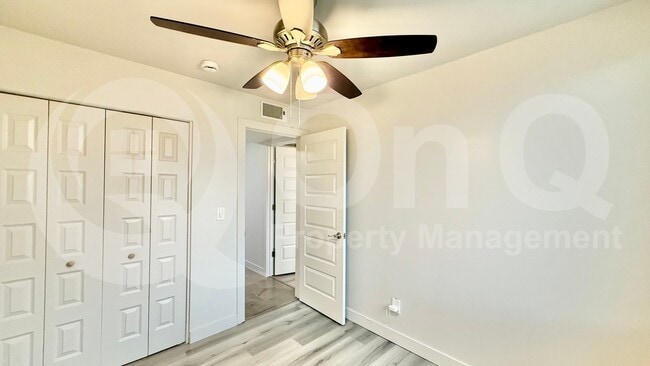 Foto del edificio - 6108 W Townley Ave