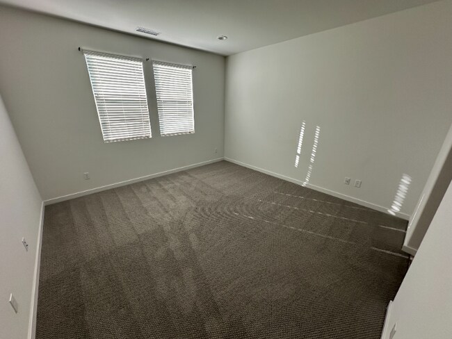 Building Photo - 2523 Verna Dr