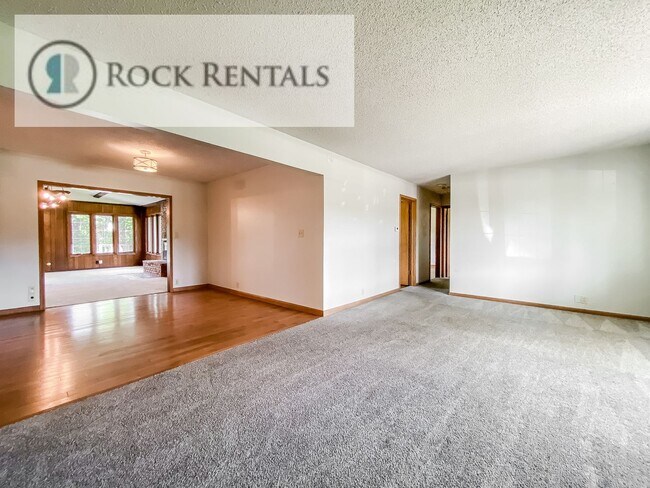 Foto del edificio - 3 Bed 1.5 Bath House in Convenient Location