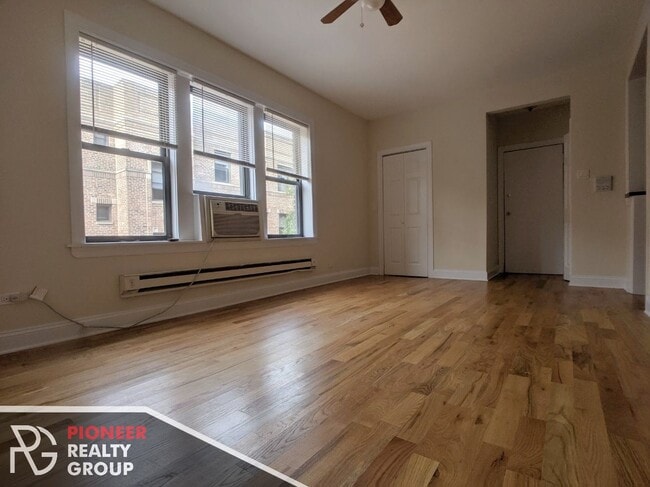 Building Photo - 3721 N Pine Grove Ave