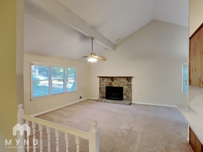 Foto del edificio - 3255 Sharon Ln