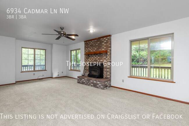 Building Photo - Spacious 3 bed/2.5 bath in Seabeck