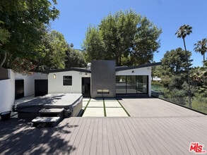 Building Photo - 3565 Multiview Dr