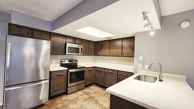 Building Photo - 3420 Willowrun Dr