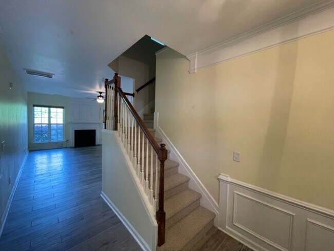 Foto del edificio - 8203 Saltwood Pl