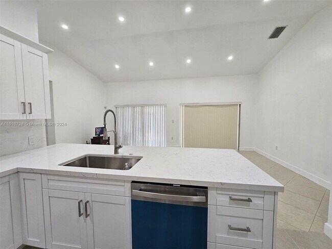 Foto del edificio - 15160 SW 128th Ave
