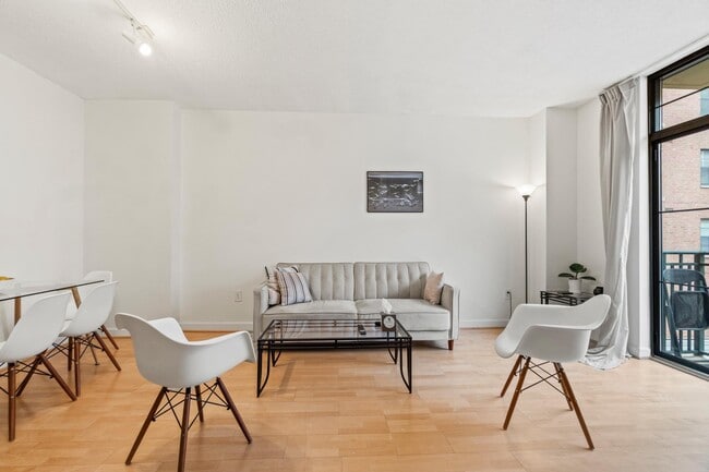 Foto del edificio - 1111 25th St NW