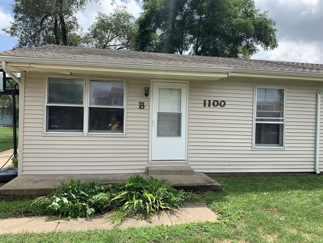 1100 Eisenhower Dr, Pekin, IL 61554 Townhome Rentals in Pekin IL