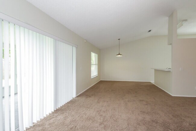 Foto del edificio - 4814 11th Ave Cir E