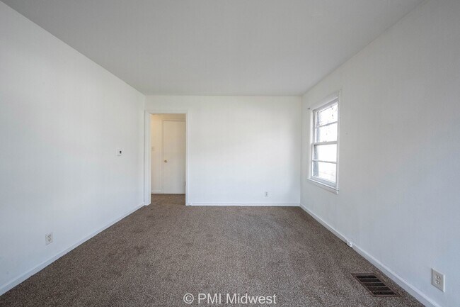 Building Photo - 4426 Kingsley Dr