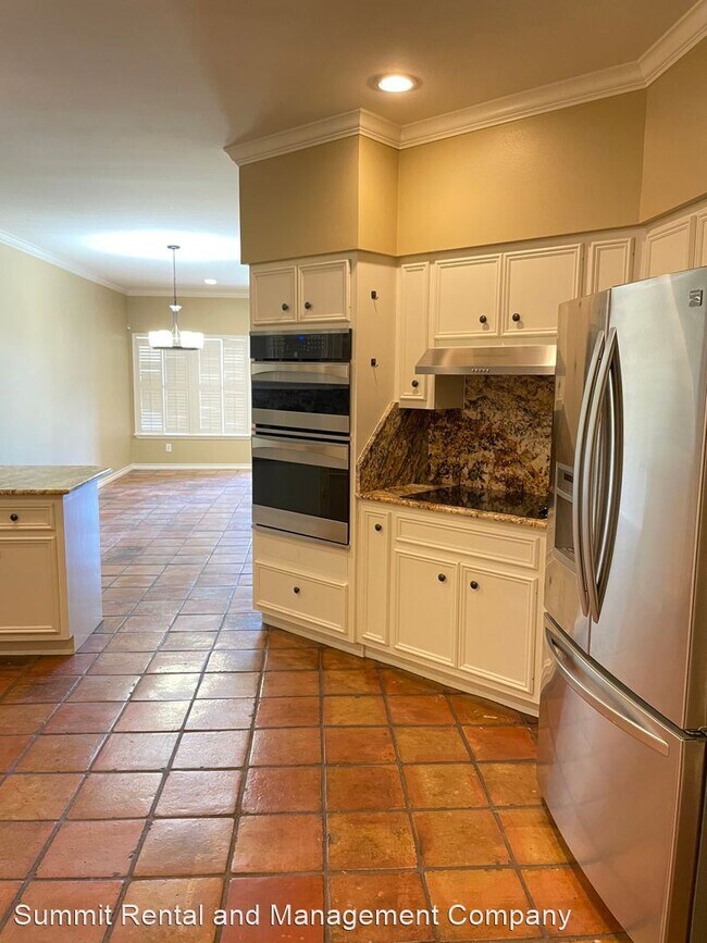 Building Photo - 3 br, 2.5 bath House - 6009 J. Country Clu...
