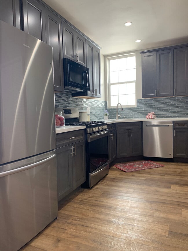 Building Photo - 4236 Cleveland Ave