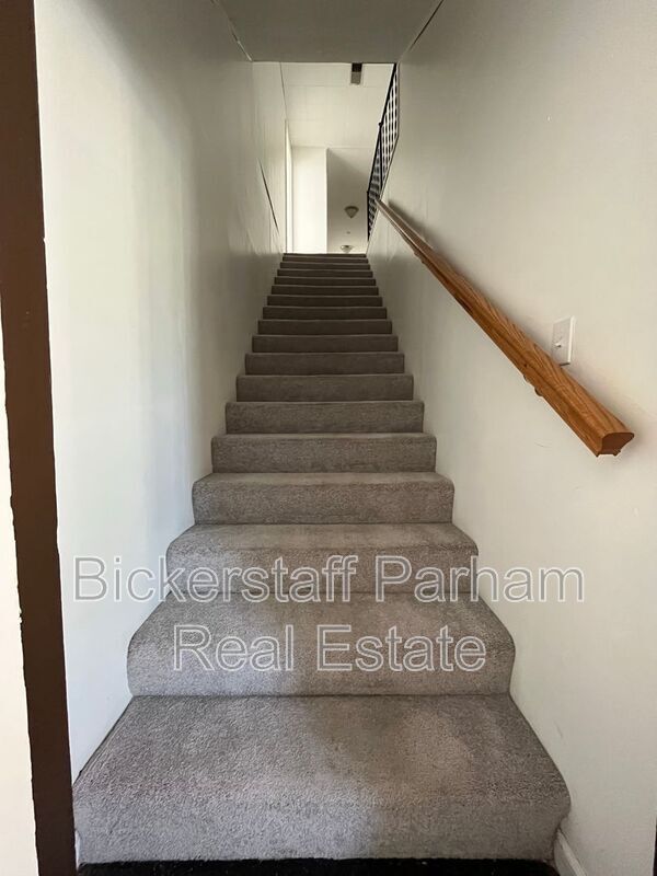 Foto del edificio - 1310 Stark Ave