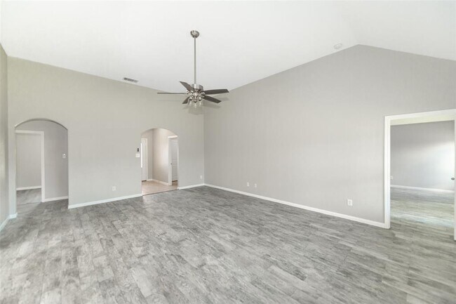 Foto del edificio - 1349 Twin Estates Dr