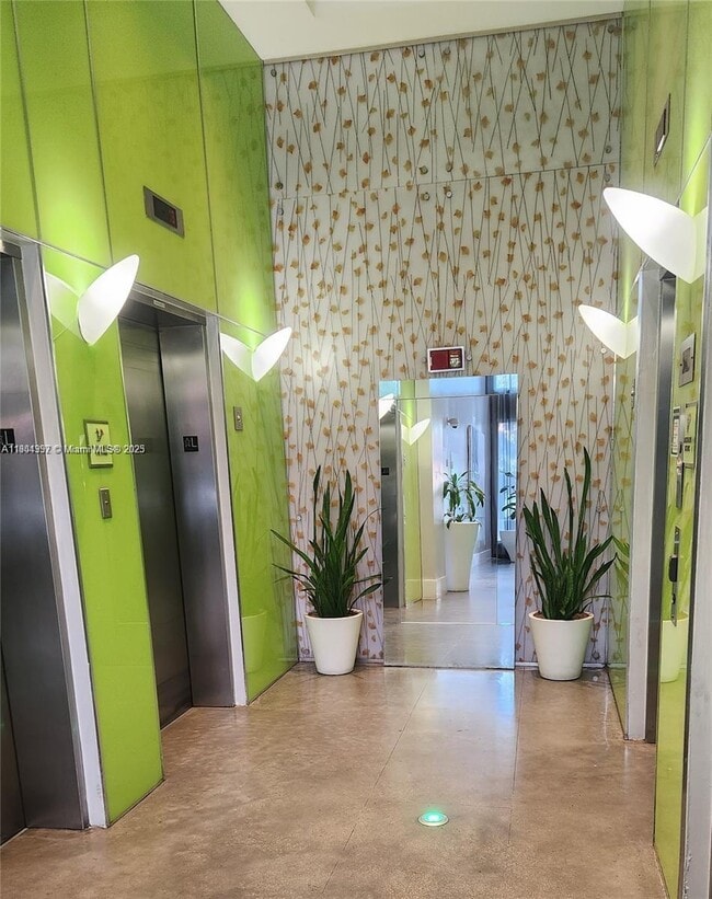 Foto del edificio - 133 NE 2nd Ave