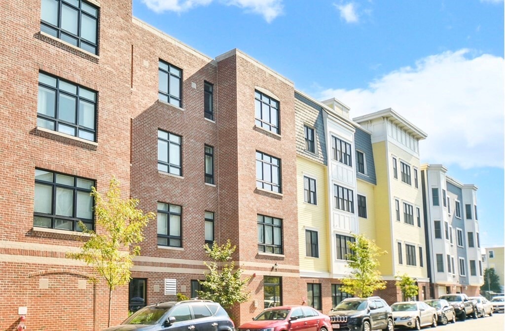 Primary Photo - 350 W 2nd St