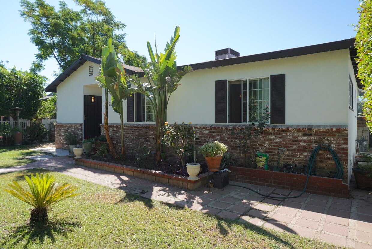 2 Apartments for Rent in Mission Hills, CA Westside Rentals