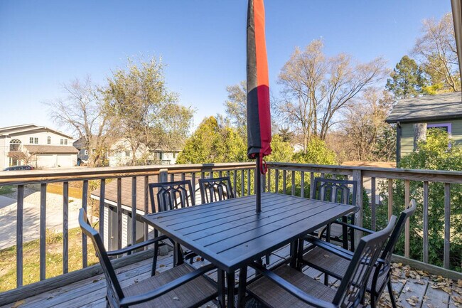 Foto del edificio - 204 Washington Park Blvd