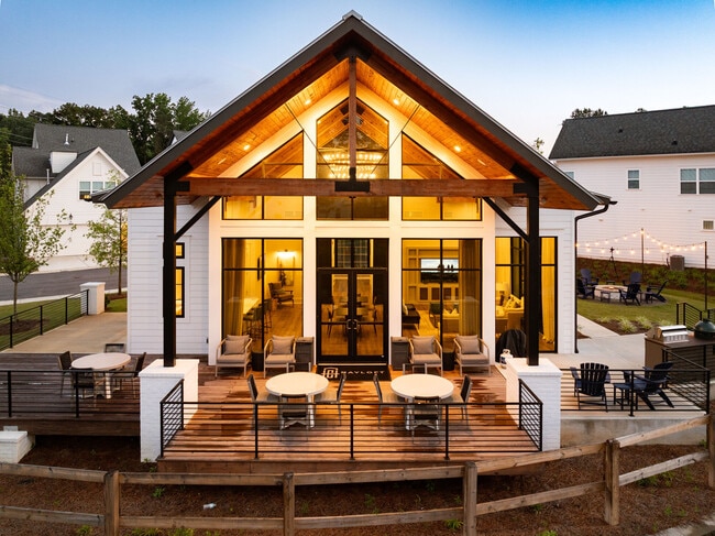 Foto del edificio - Hayloft Cottages Suwanee