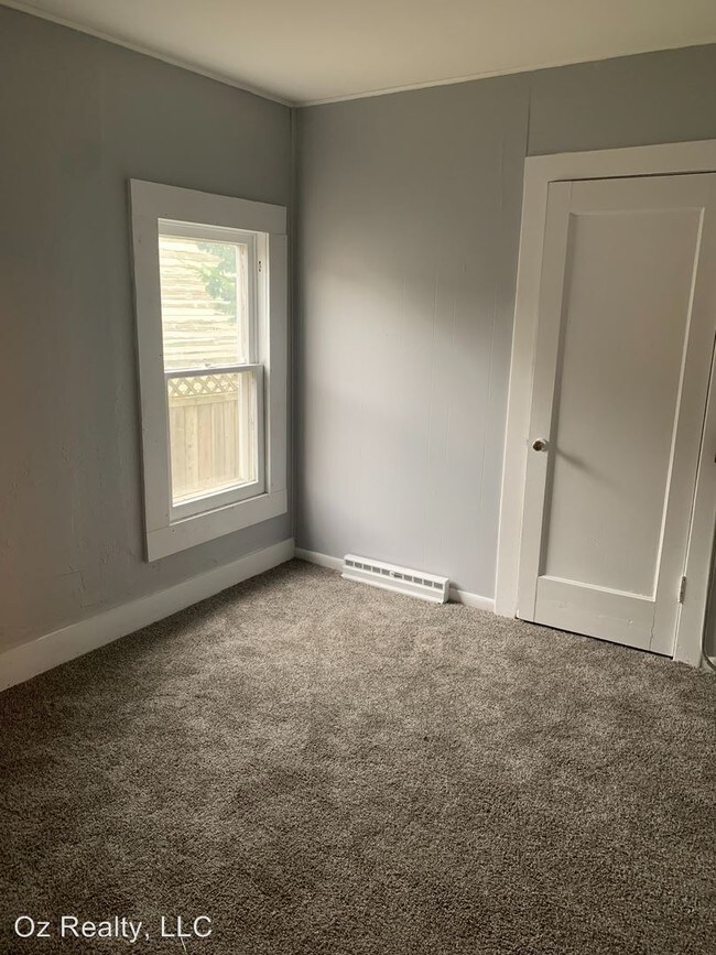 Building Photo - 3 br, 1 bath House - 1647 Eleanor Avenue
