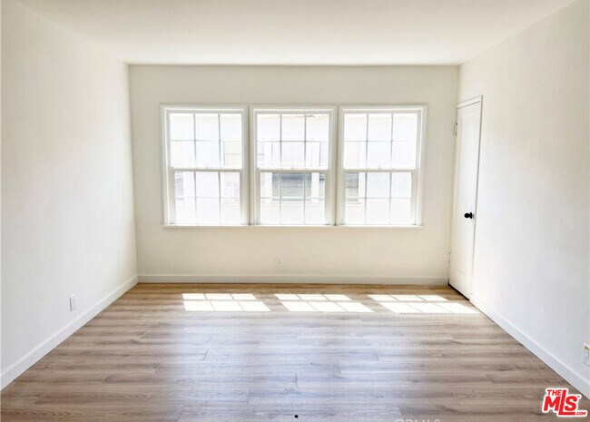 Foto del edificio - 510 E Arbor Vitae St