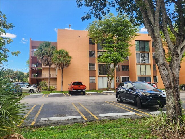 Foto del edificio - 9420 W Flagler St