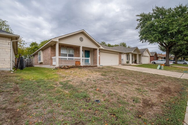 Building Photo - Classic 3 Bedroom, 2 Bath Home w/ Dining R...