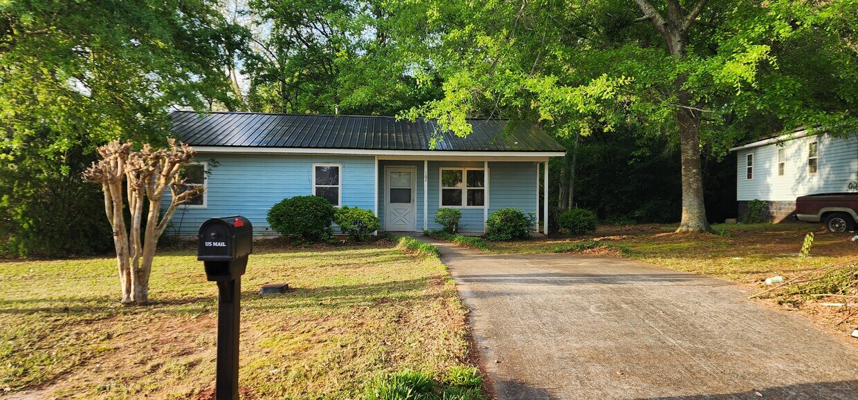 Primary Photo - 102 Tom Hall Cir