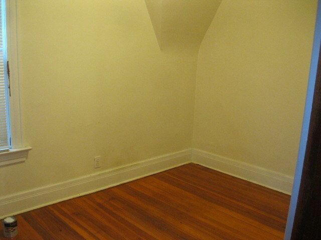 Building Photo - 621 Hickory St