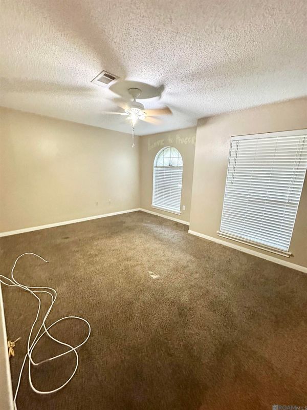 Building Photo - 3572 Madeira Dr