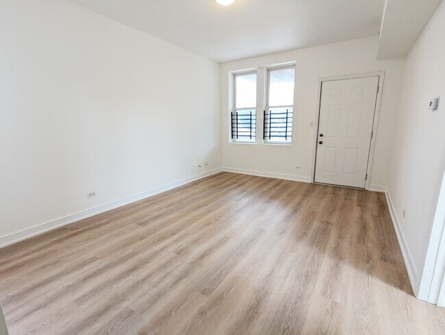 Foto del edificio - 931 W 34th Pl
