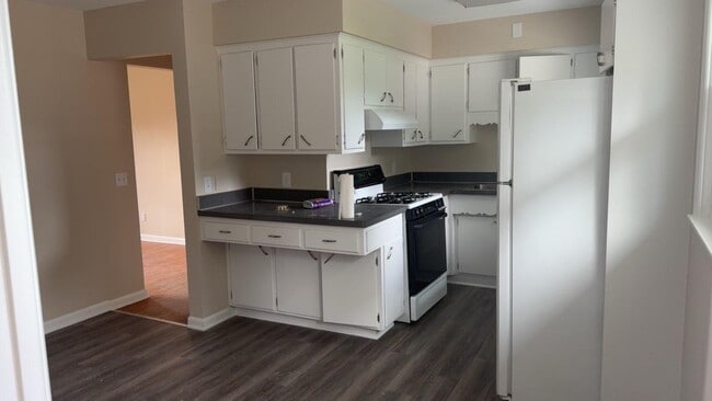 Building Photo - 4100 29th Ave