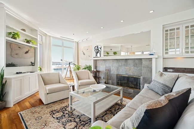 Building Photo - 50 Battery St