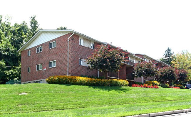 Foto principal - Edmondson Park Apartments