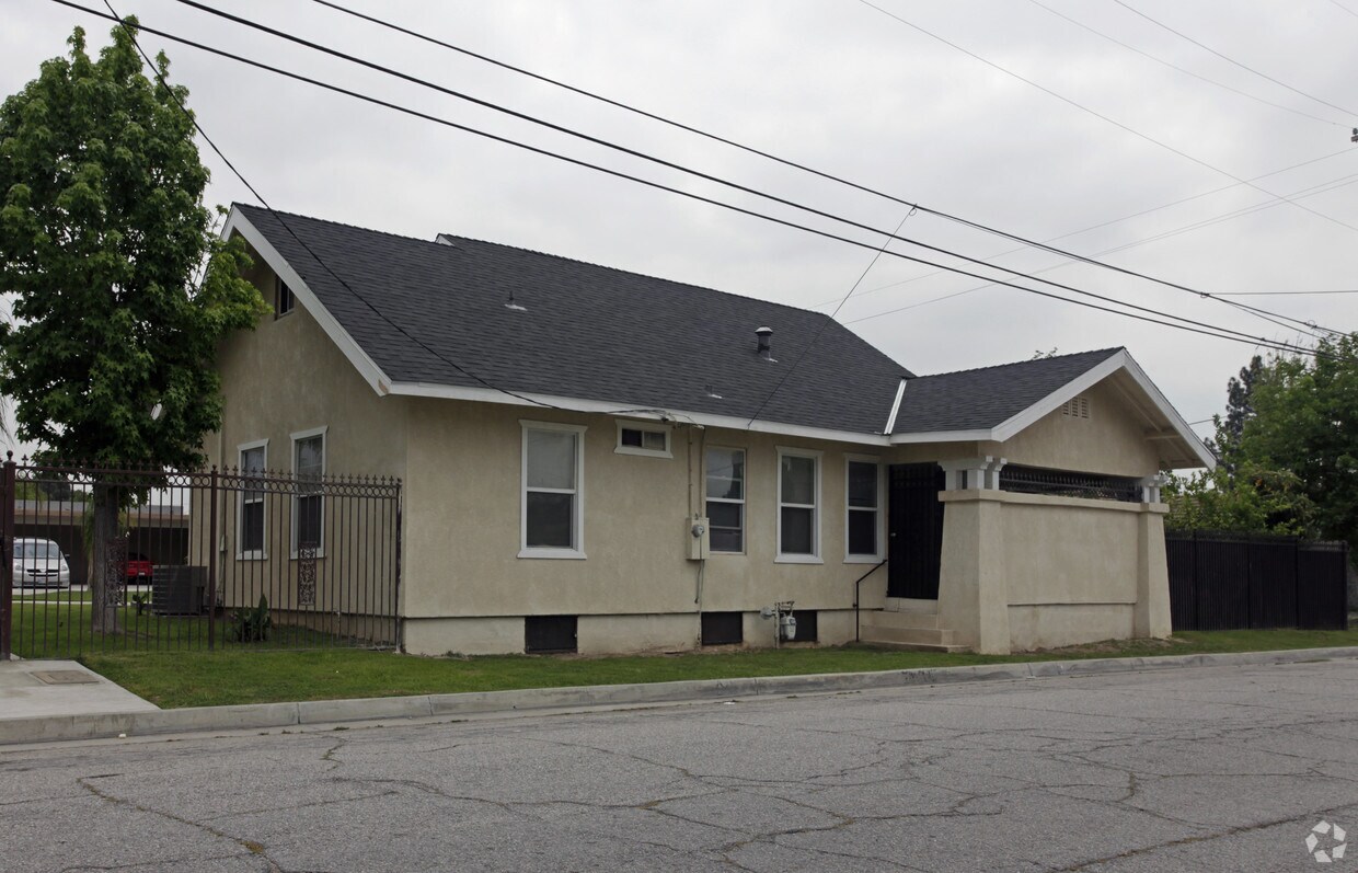 Foto del edificio - Cross Manor Apartments