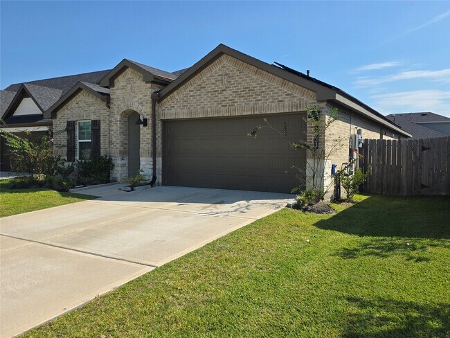 Building Photo - 4923 Edgewood Dr